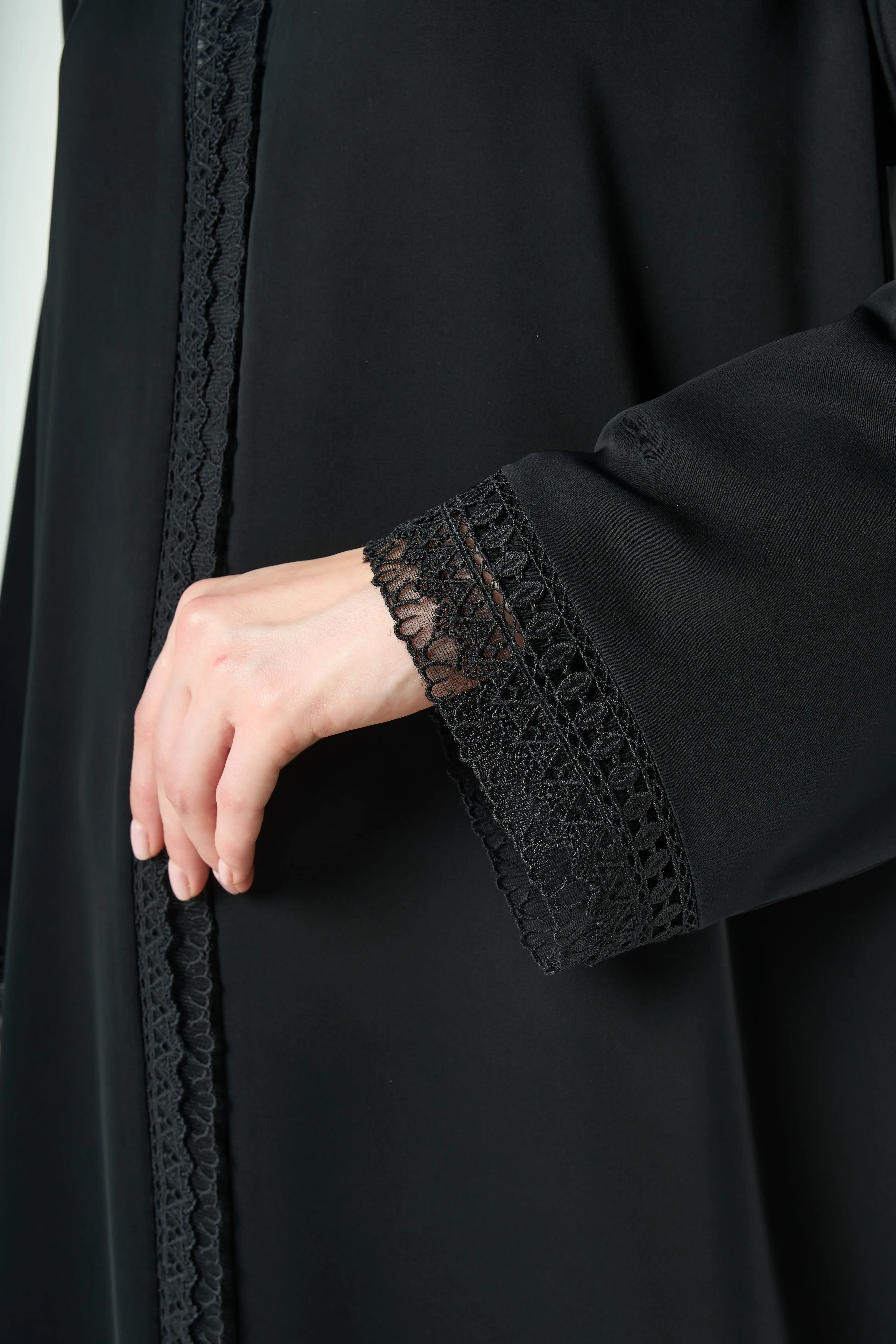 Black Reem Nada, Elegant Lace Details