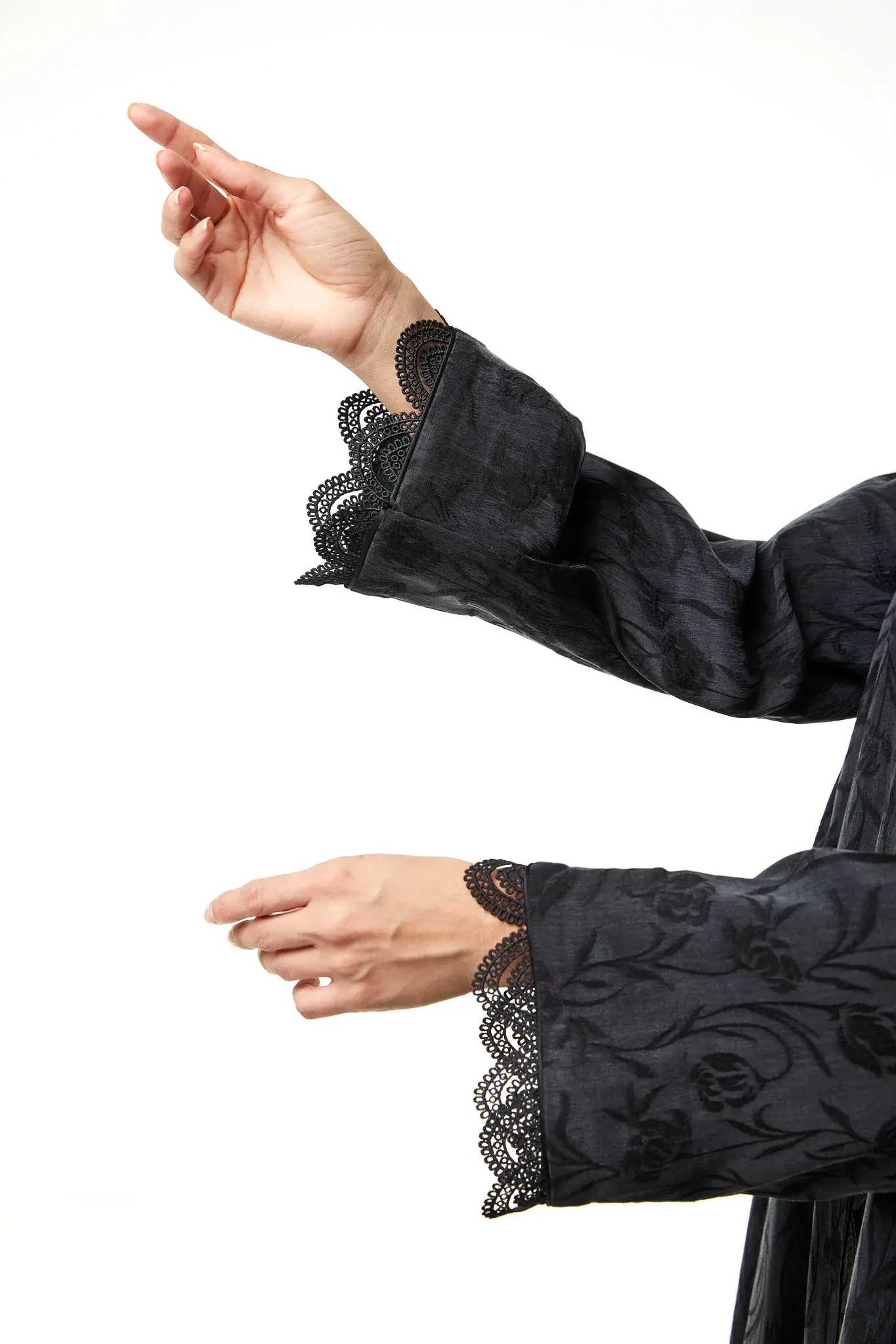 Black Tulip Cupro, Trendy Design